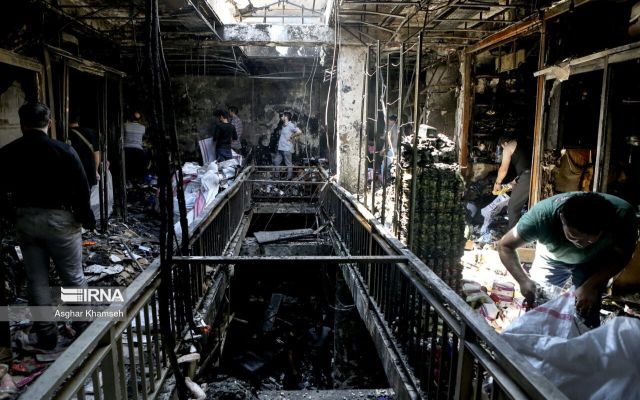 قصه ناتمام ناایمنی بودن بازار بزرگ تهران | محمدی: آتش در ساعات پیک بازار مساوی است با فاجعه | این پاساژها را با چه مجوزی بیمه می‌کنند؟