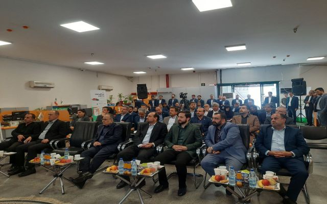 مراسم رونمایی از سامانه برخط ثبت خسارت خودرو شرکت بیمه البرز با حضور جمعی از مدیران بیمه مرکزی برگزار شد.