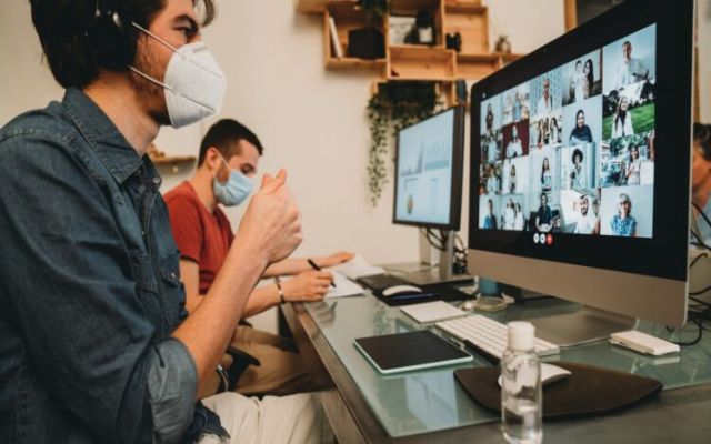 تاثیر کار هیبریدی بر بیمه