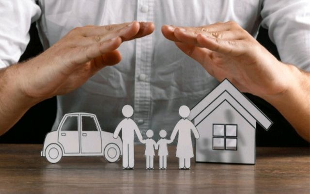 تنها صنعت چند وجهی، صنعت بیمه است