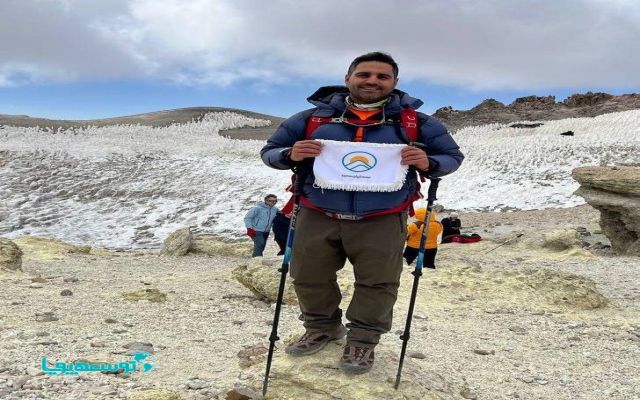 اهتزاز پرچم اتکایی ایران معین بر فراز دماوند