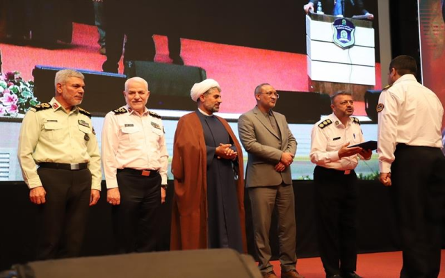 با حضور رئیس کل بیمه مرکزی از برترین های پلیس راهنمایی و رانندگی تقدیر شد