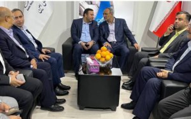 بازدید مدیرعامل گروه مالی صبا تأمین از نمایشگاه کیش اینوکس/ رایزنی‌های بیمه‌ای صبا در نمایشگاه