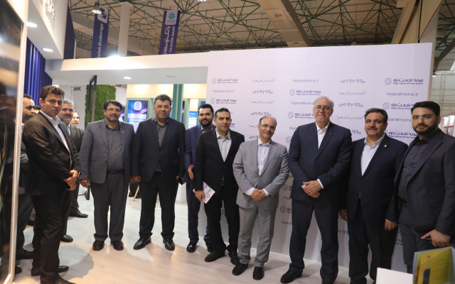 حضور رئیس کل بیمه‌مرکزی در غرفه شرکت بیمه تجارت‌نو در دهمین نمایشگاه بورس، بانک، بیمه و خصوصی سازی