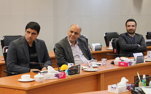 نشست مشترک پژوهشکده بیمه و دانشکده علوم اقتصادی و اداری دانشگاه قم