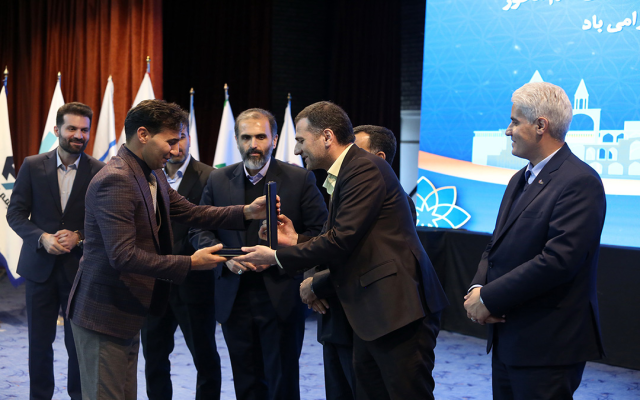 برگزاری همایش روز ملی بیمه در اصفهان به میزبانی بیمه ملت/ معاون نظارت بیمه مرکزی تاکید کرد: لزوم شناسایی فرصت‌های سرمایه‌گذاری در استان‌ها توسط شرکت‌های بیمه‌