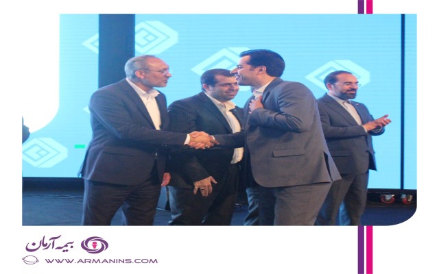 علی سامنی مدیر برگزیده روز ملی بیمه شد