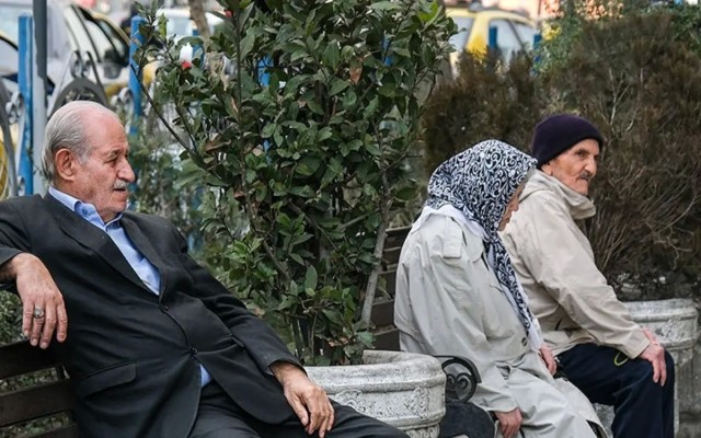 معضلی به نامِ «درمان بازنشستگان»/ تامین اجتماعی ۷۰ درصد مبلغ بیمه تکمیلی را بپردازد