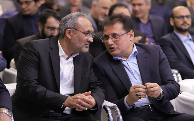 حضور مدیران ارشد صنعت بیمه، مدیران عامل اسبق و بیمه‌گذاران در مراسم گرامیداشت ۵۰ سالگی بیمه دانا