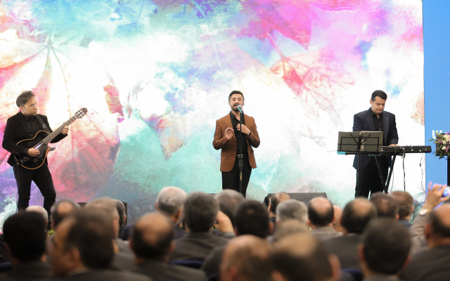 حضور مدیران ارشد صنعت بیمه، مدیران عامل اسبق و بیمه‌گذاران در مراسم گرامیداشت ۵۰ سالگی بیمه دانا