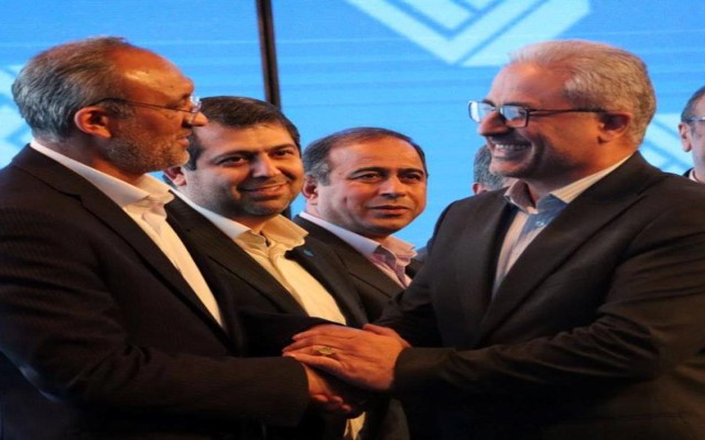 تقدیر از نخبگان بیمه دی در سی‌امین همایش ملی و یازدهمین همایش بین‌المللی بیمه و توسعه