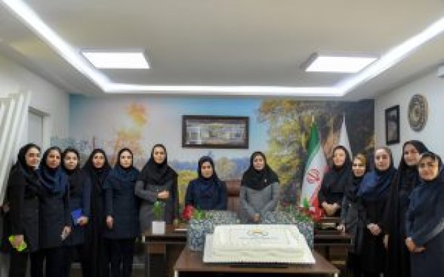 تجلیل از بانوان شاغل بیمه اتکایی ایران‌معین به مناسبت روز زن